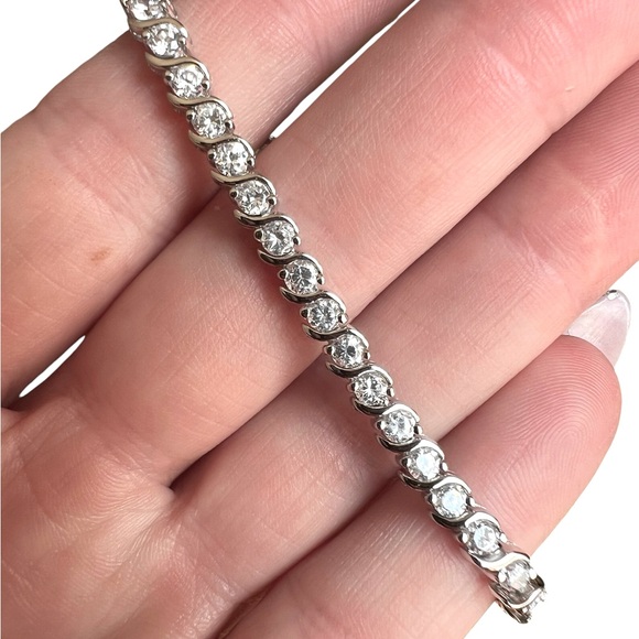 New Sterling Silver 925 Cubic Zirconia Tennis Bracelet with double lock clasp 8” - Picture 4 of 7